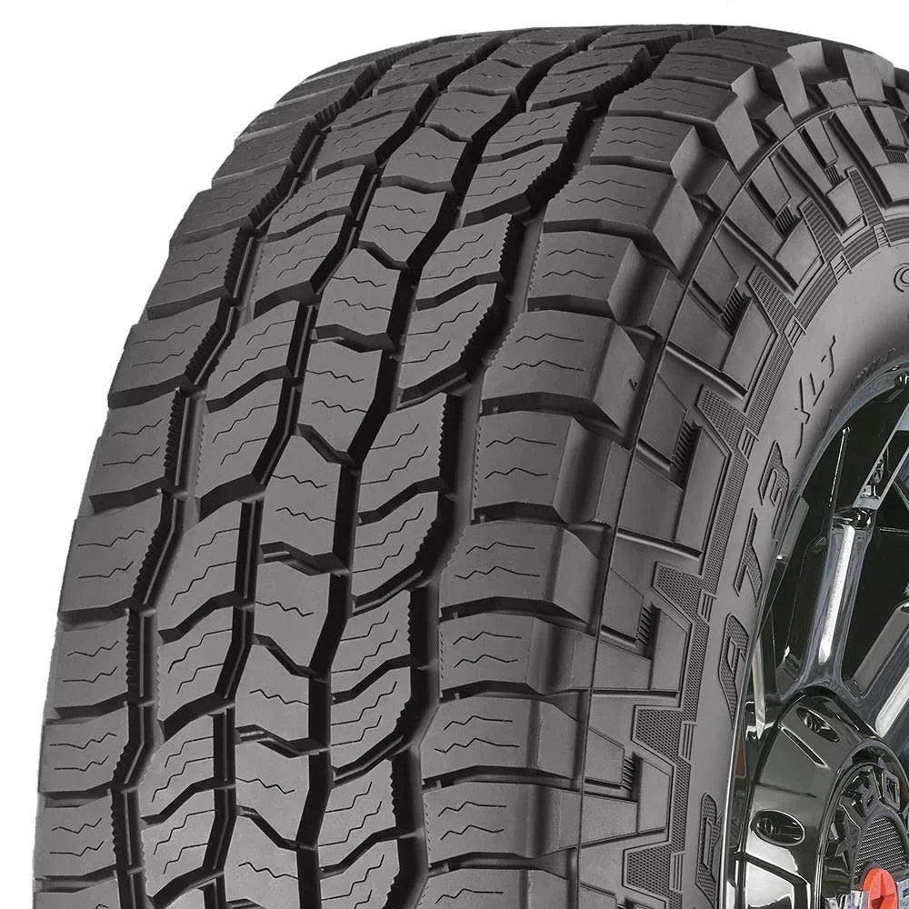 Cooper Discoverer AT3 XLT Tire 32X11.50R15 113R - MadeInUSA