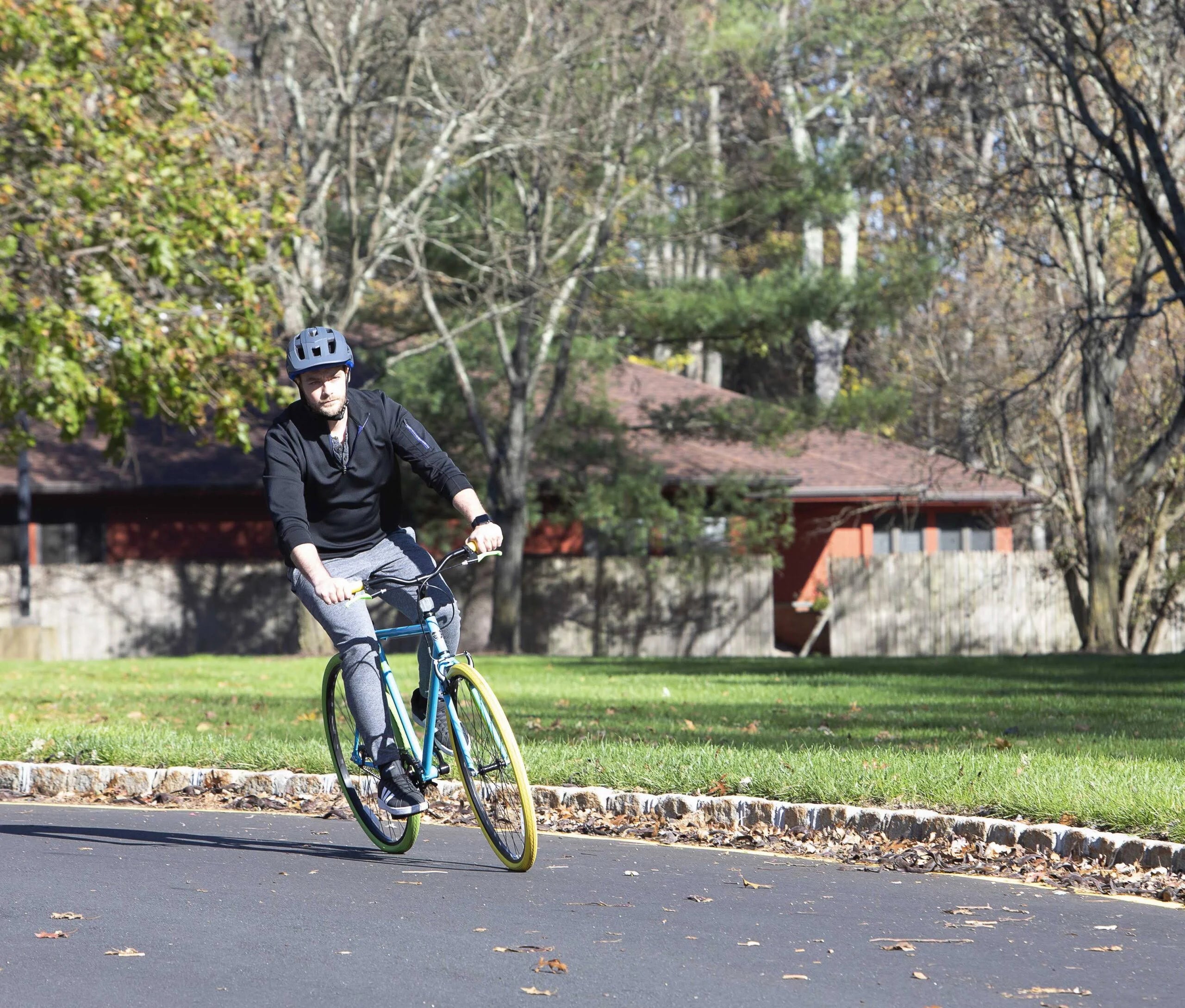 Kent 700c Men S Ridgeland Hybrid Bike. Blue/Green - MadeInUSA