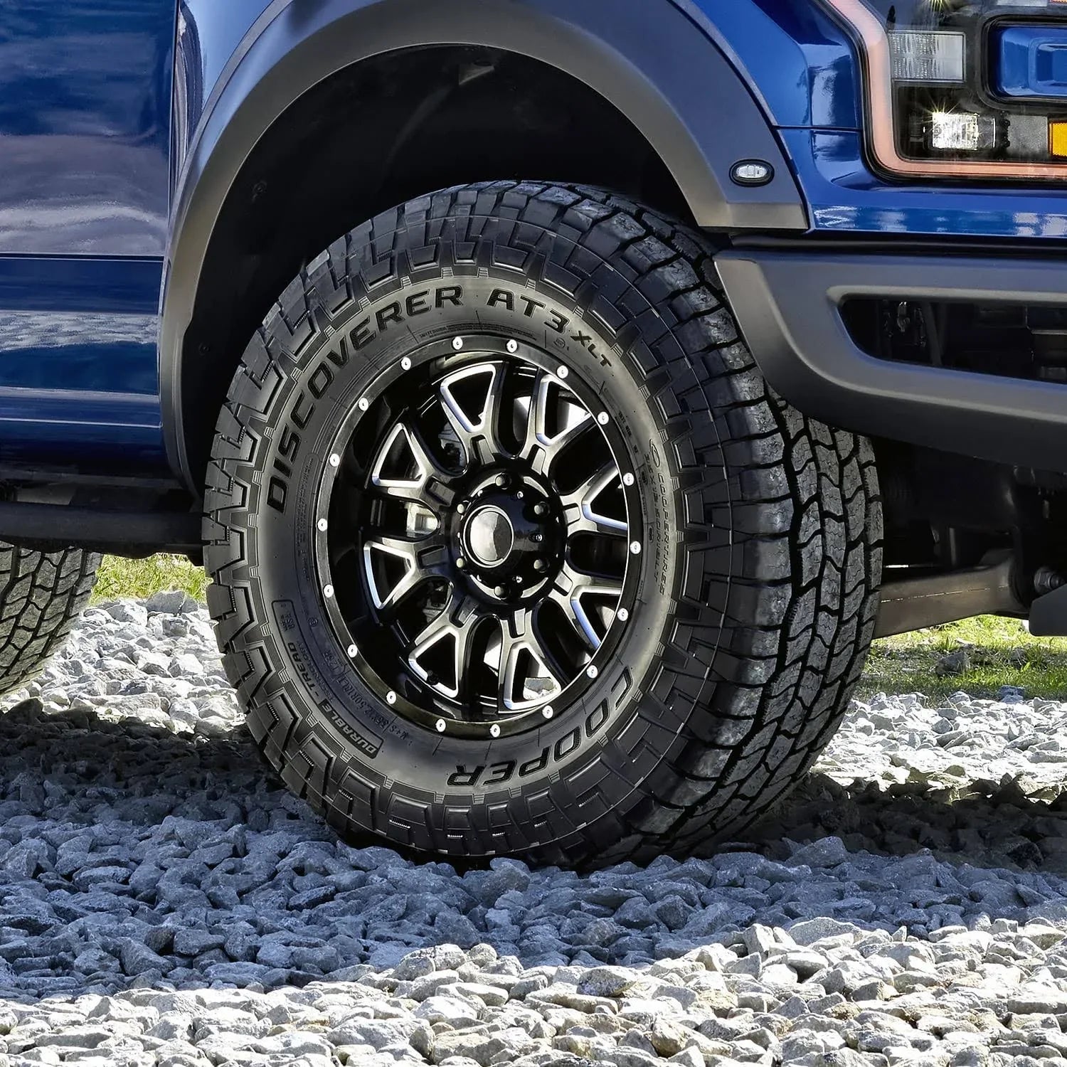 Cooper Discoverer AT3 XLT : LT285/65R20/10 - MadeInUSA