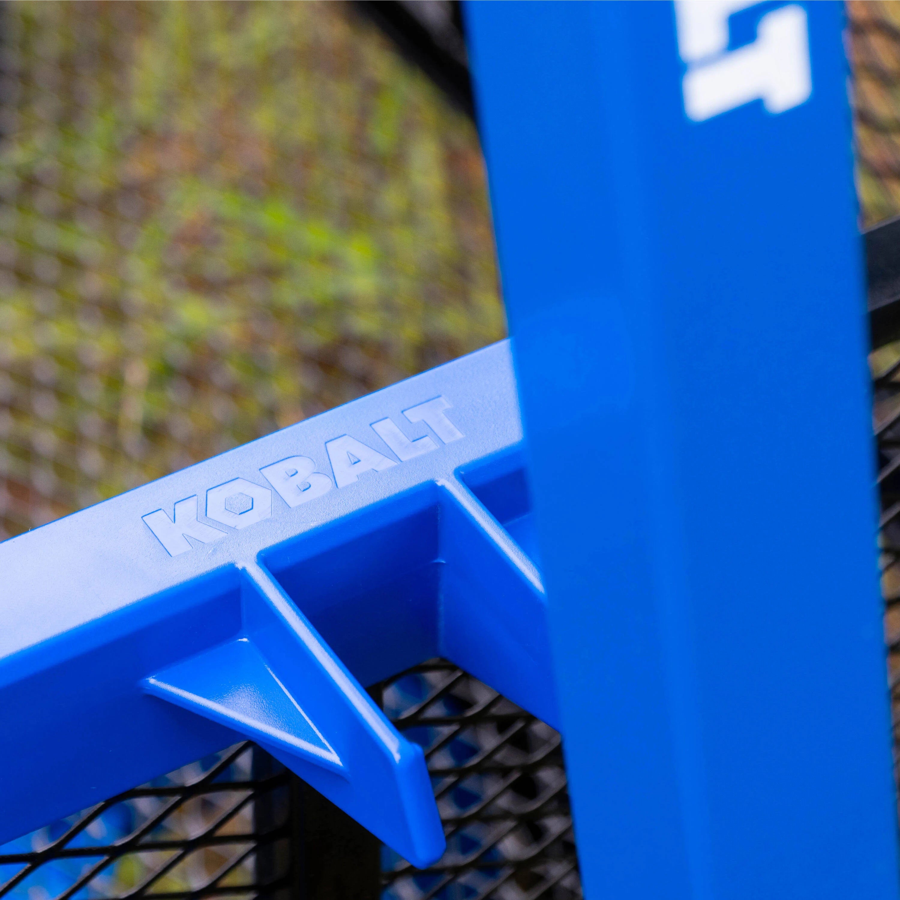 Kobalt 6-cu ft Steel Yard Cart - MadeInUSA